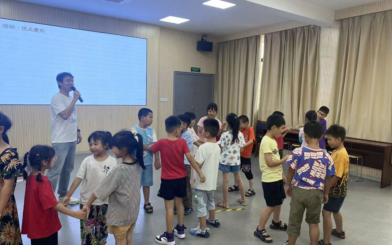 三江龙观乡中心学校